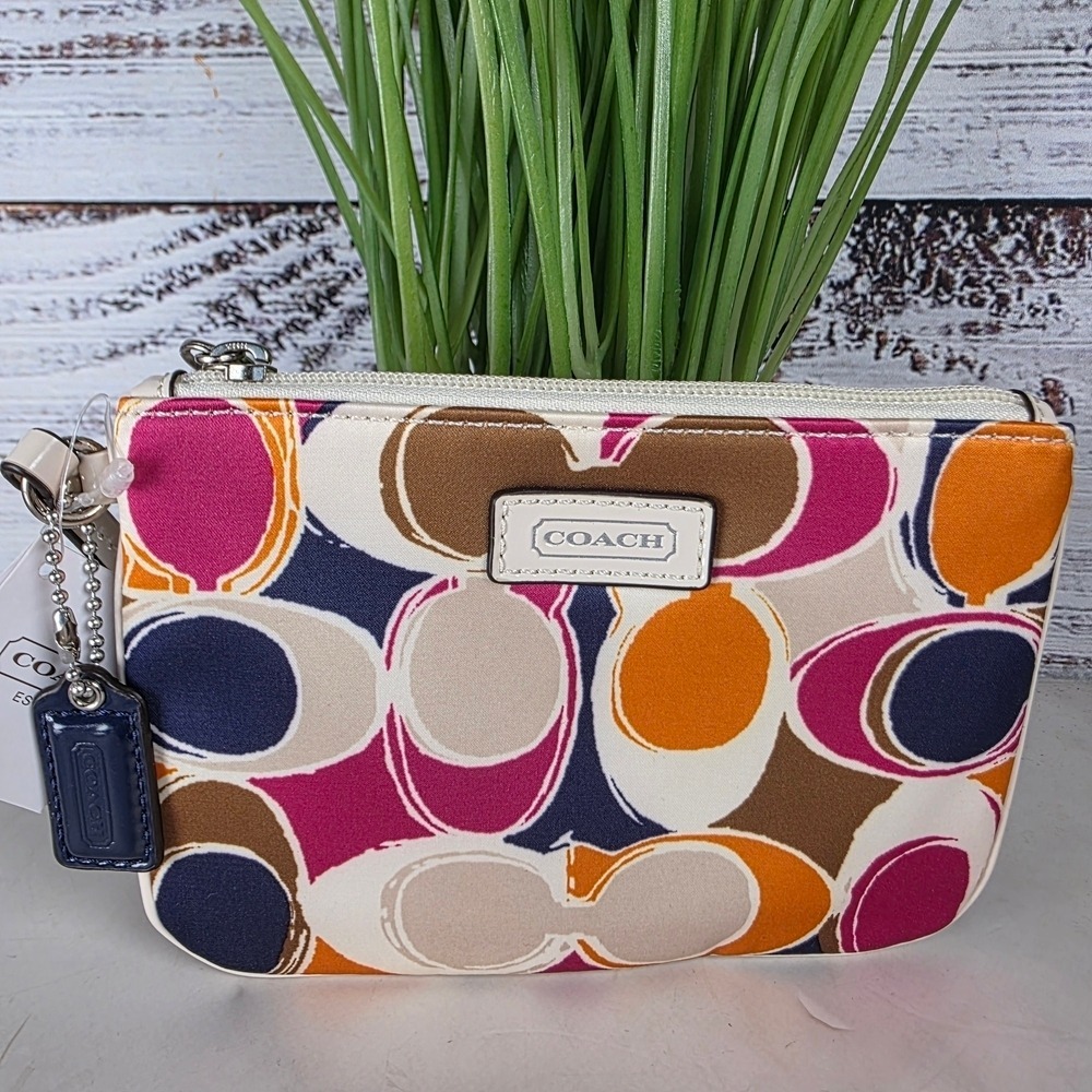 Coach Y2K F49166 PRK HD‎ Multicolor Signature Pattern Wristlet Scarf Print Satin - Picture 3 of 11